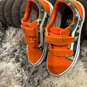Vans Kids Sneakers in Orange and Green Camo